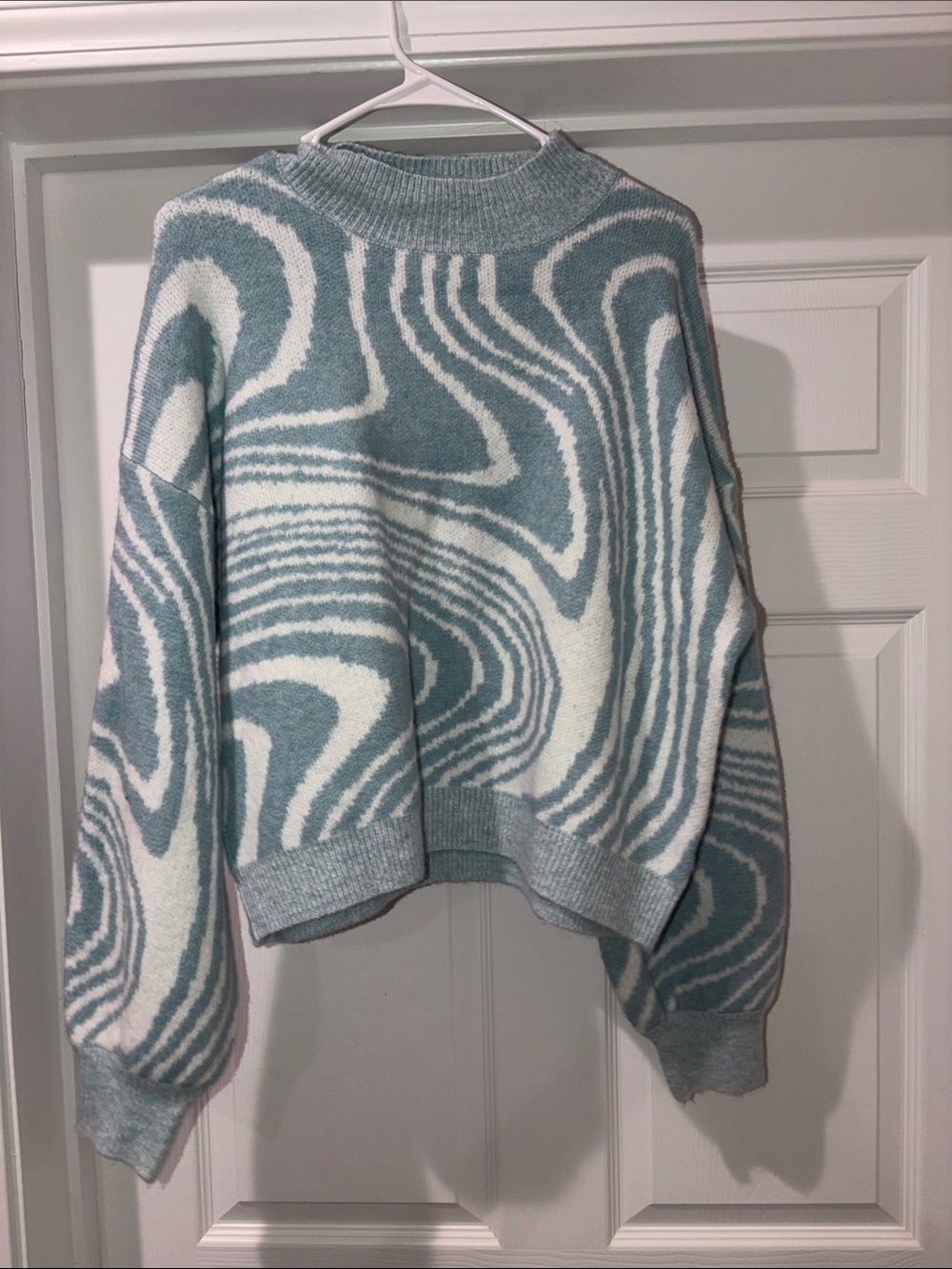 Pants Store Abstract Wave Knit Sweater - Blue & White Size Medium